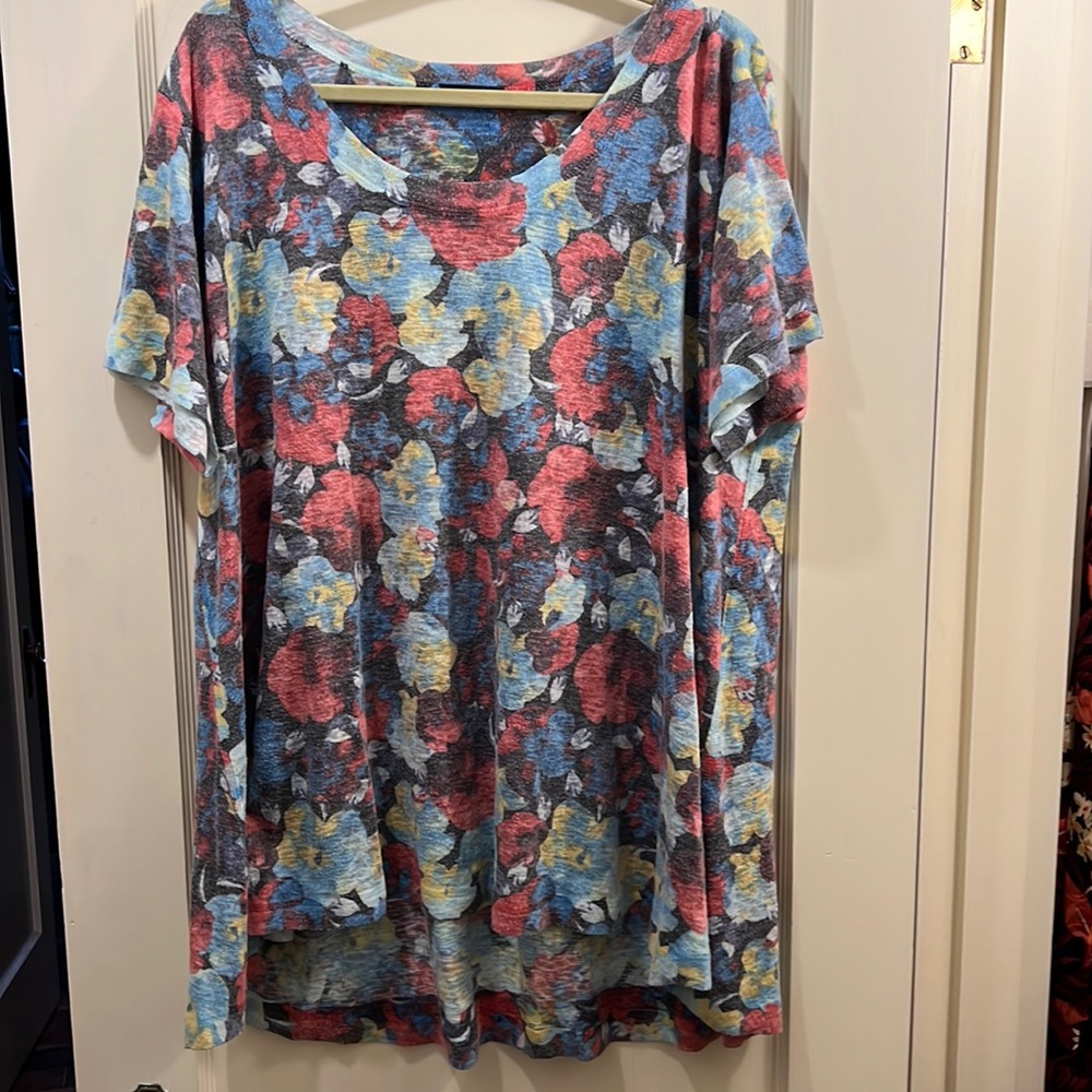 Nally & Millie short sleeve floral sweater